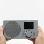 Nešiojamas radijas - kolonėlė su Bluetooth žadintuvu Bush Hampton FM DAB+